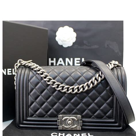 Chanel boy shoulder bag